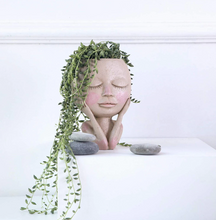 Carica l&#39;immagine nel visualizzatore della galleria, Vaso di fiori testa di ragazze
