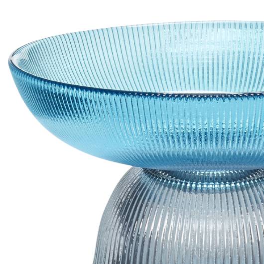 Coppa di vetro blu con base grigia